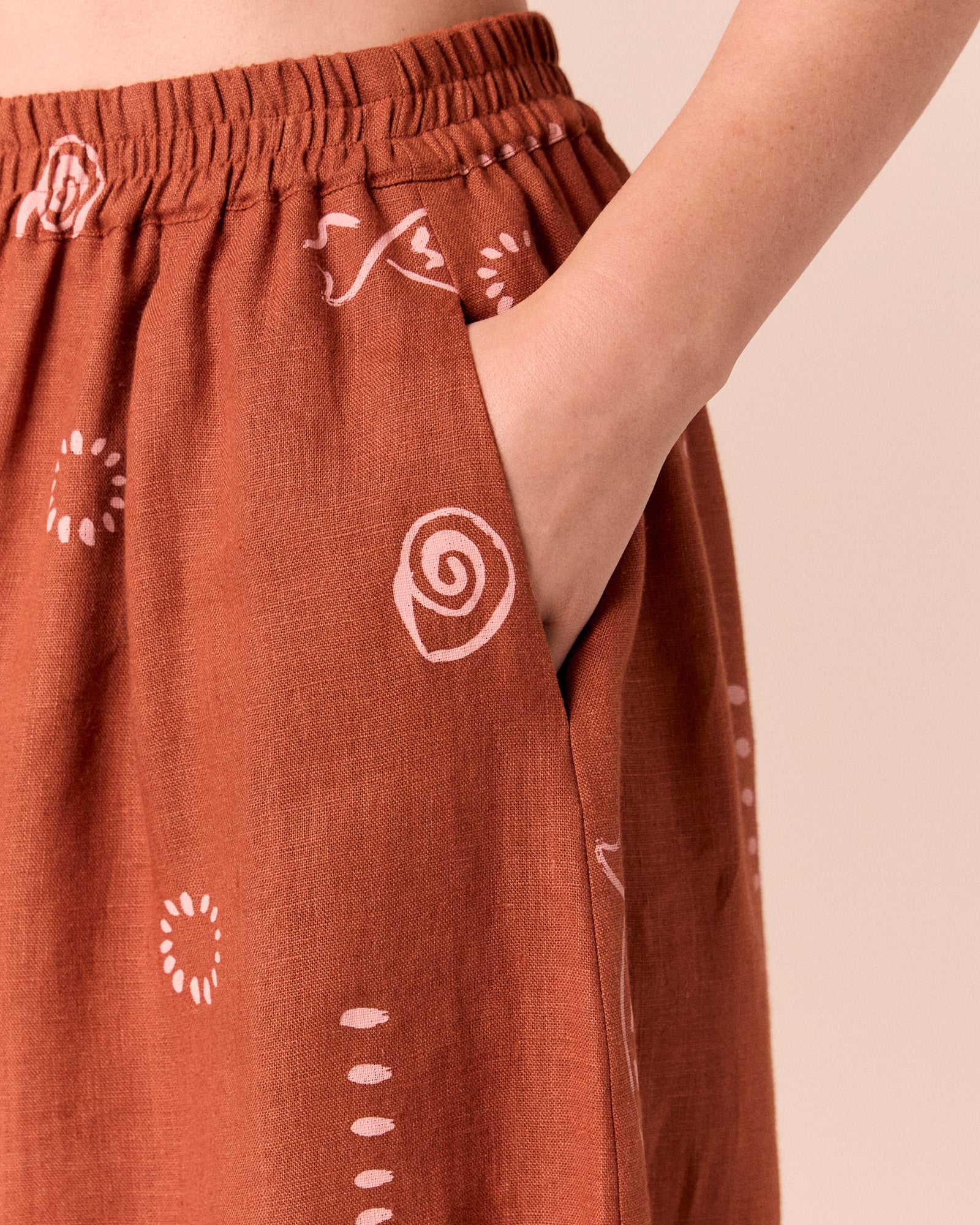 Daisy Beachcomber Print Linen Trousers - Image 5