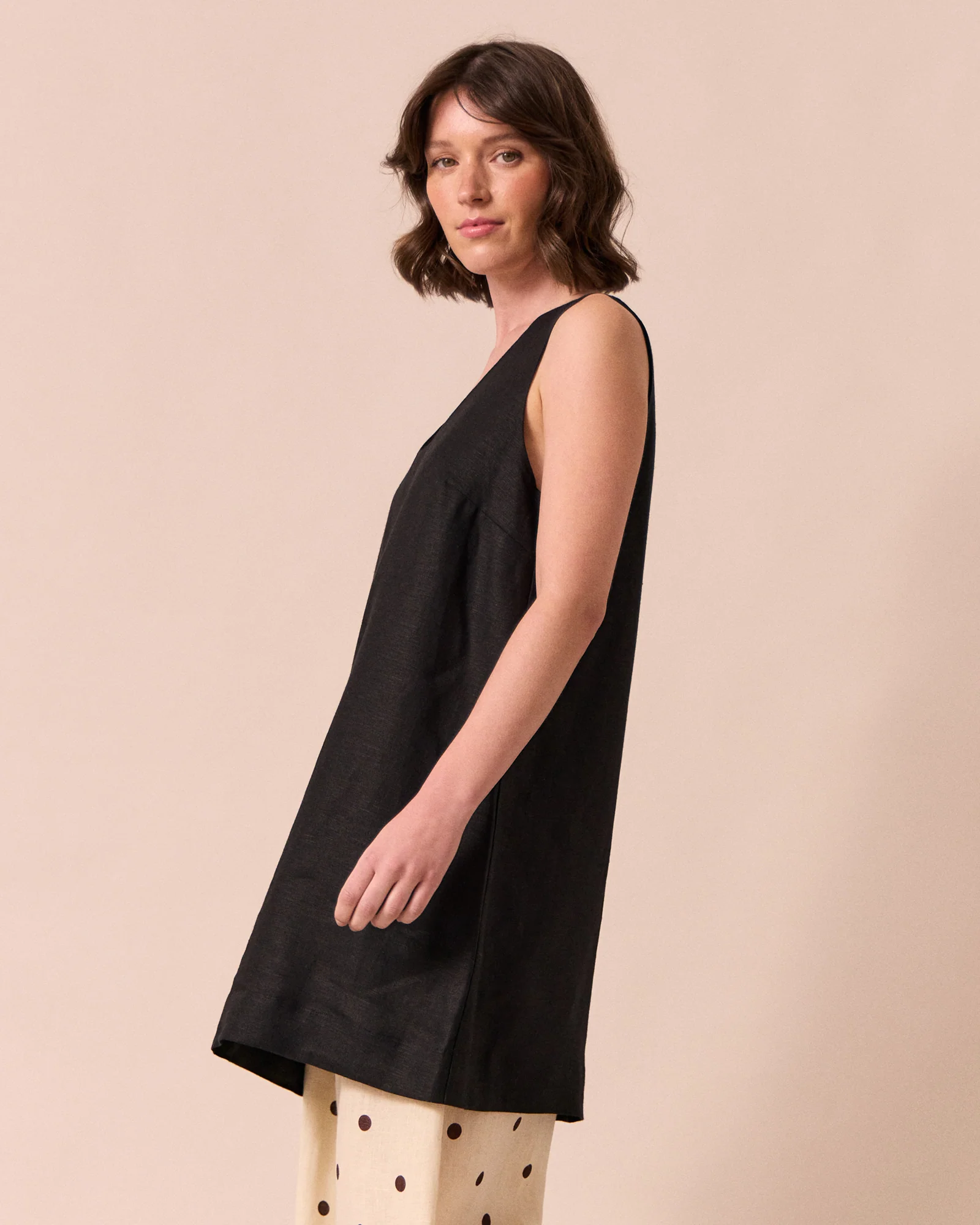 Reeta Black Linen Dress - Image 4